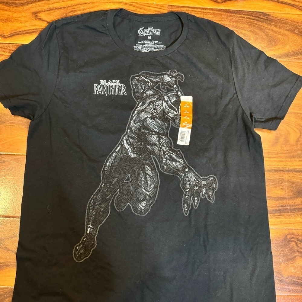 NWT Marvel Avengers men’s medium Black Panther black t shirt. 38/40
